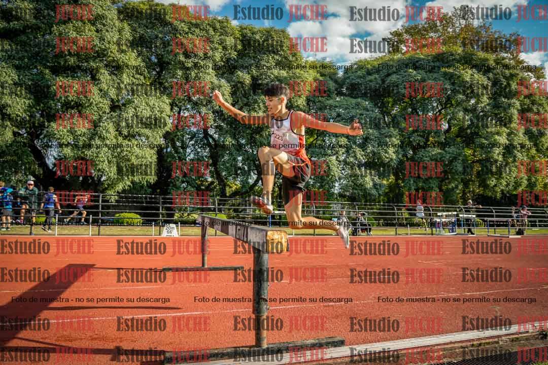 Fotos de los 2000 m con obstáculos de varones