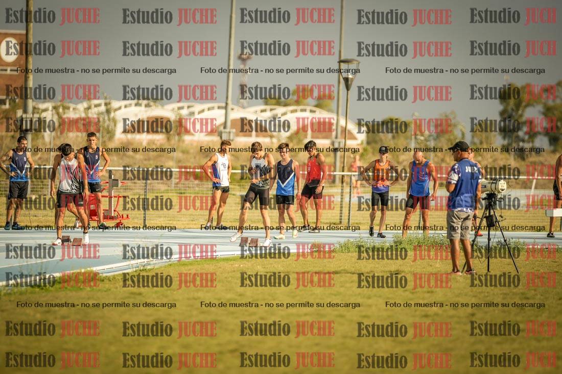 Fotos de los 300 m llanos de varones