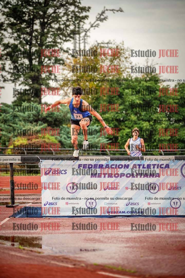 Fotos de los 3000 m con obstáculos de varones