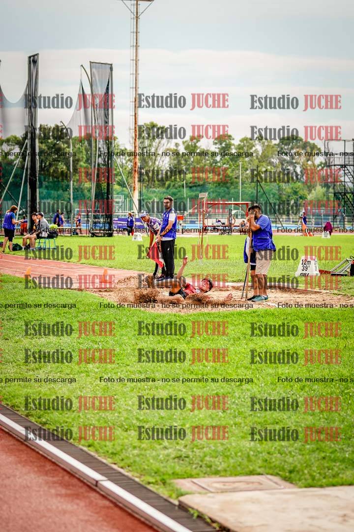 Fotos del salto en largo de varones