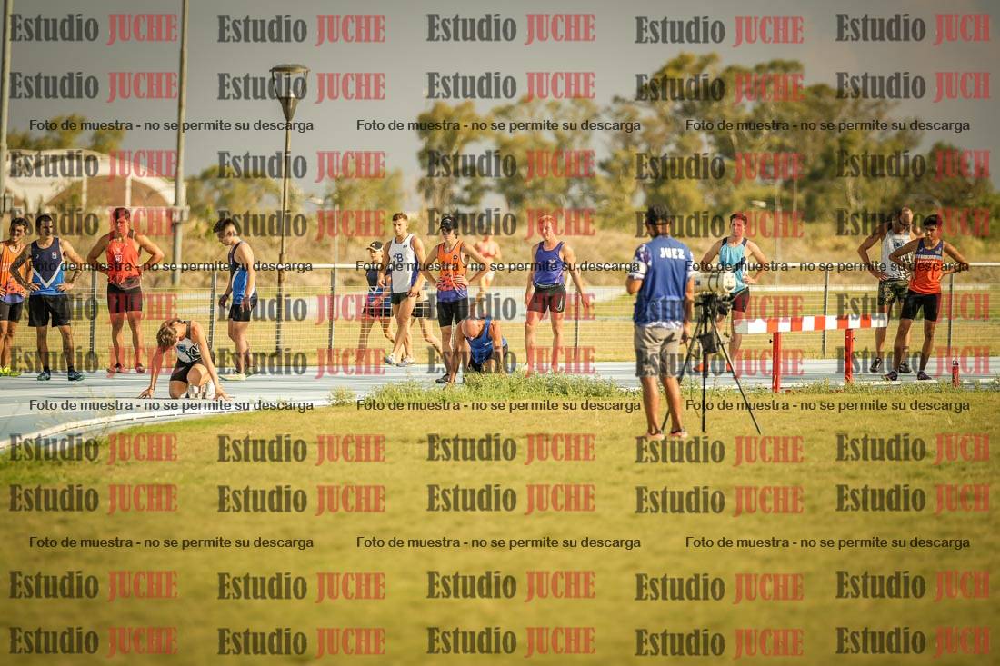Fotos de los 300 m llanos de varones