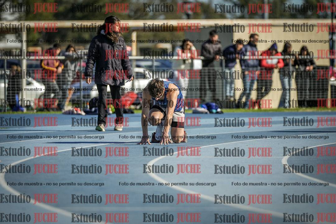 Fotos de los 400 m con vallas de varones