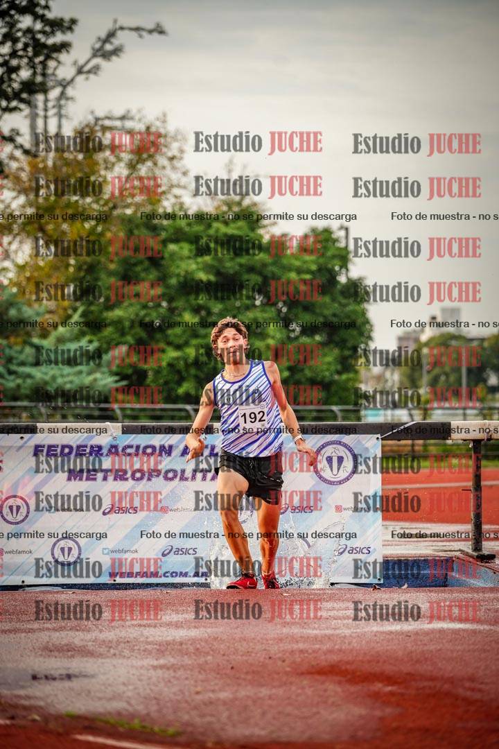 Fotos de los 3000 m con obstáculos de varones
