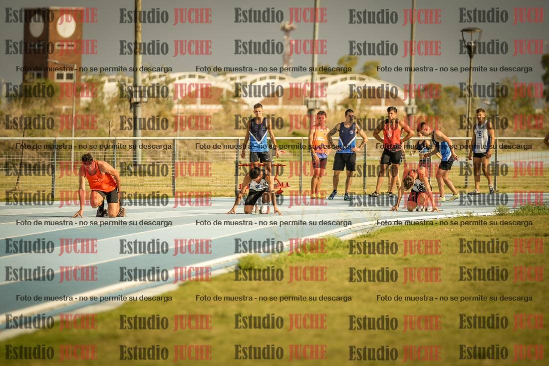 Fotos de los 300 m llanos de varones
