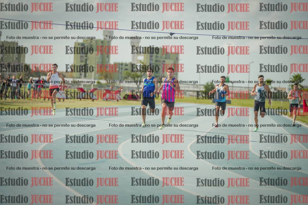 Fotos de los 400 m llanos de varones
