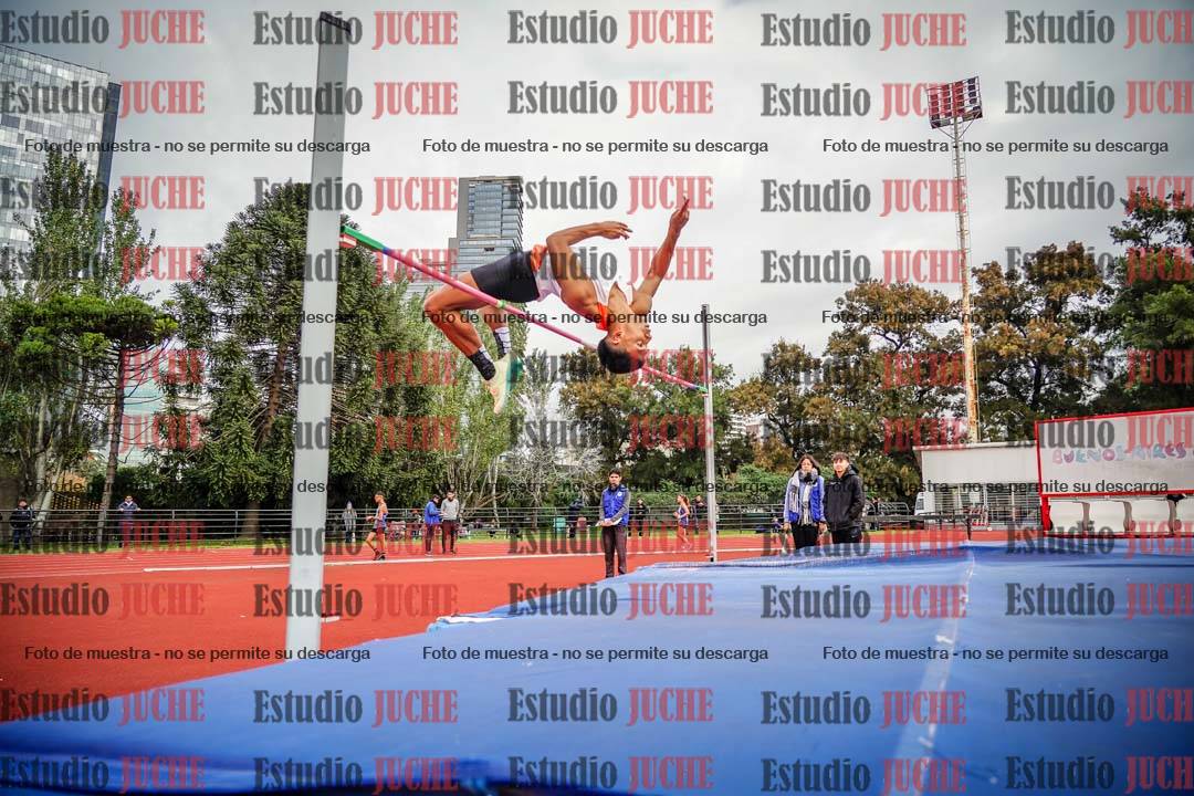 Fotos del salto en alto de varones