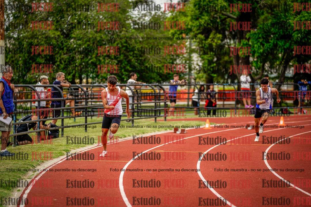Fotos de los 200 m llanos de varones