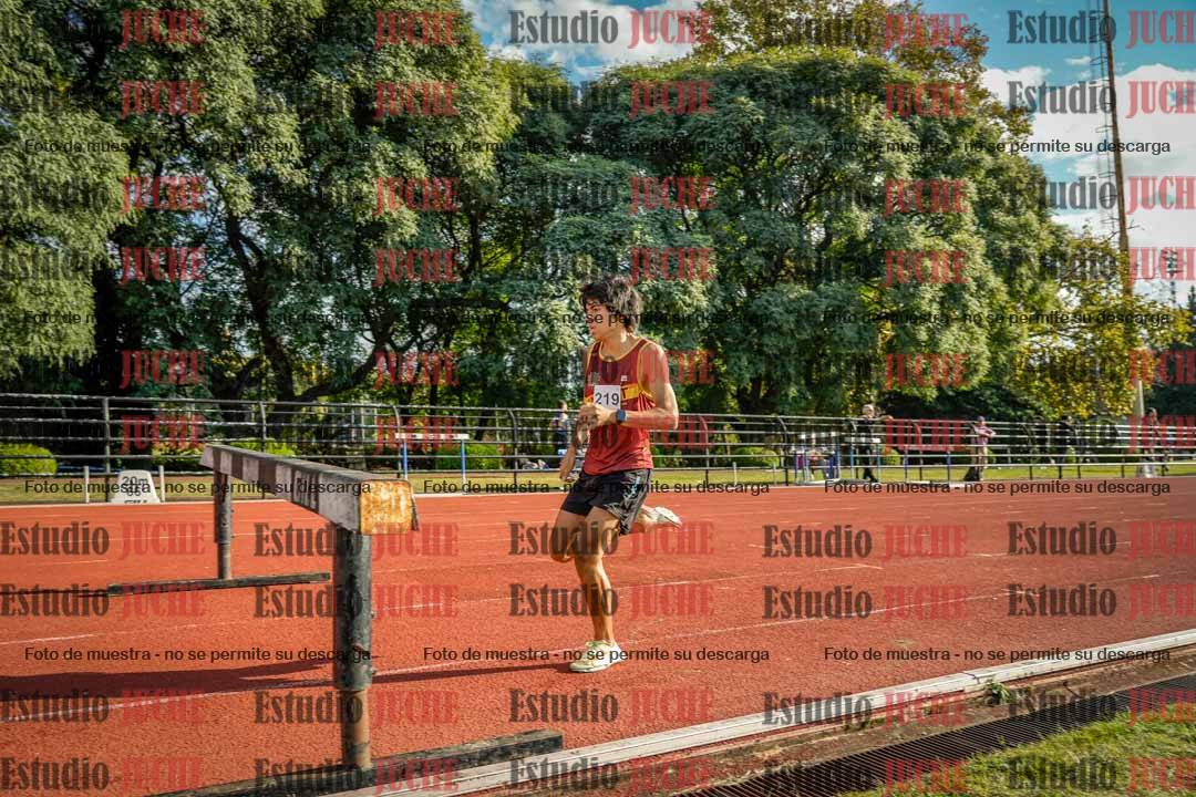 Fotos de los 2000 m con obstáculos de varones