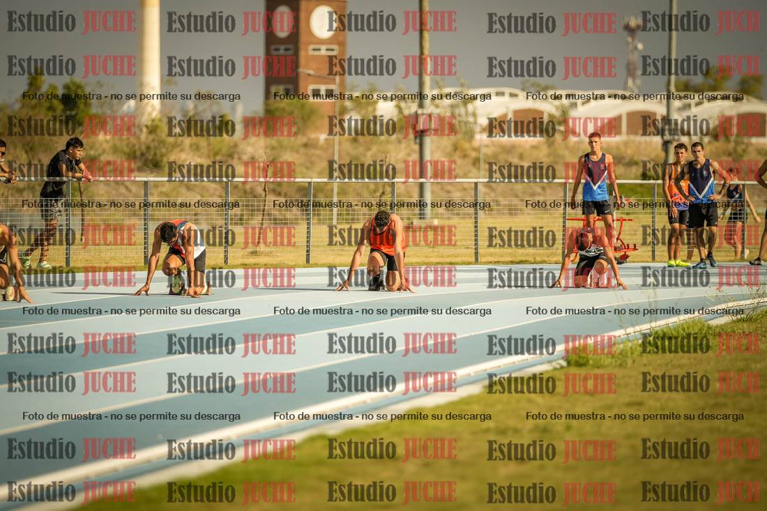 Fotos de los 300 m llanos de varones