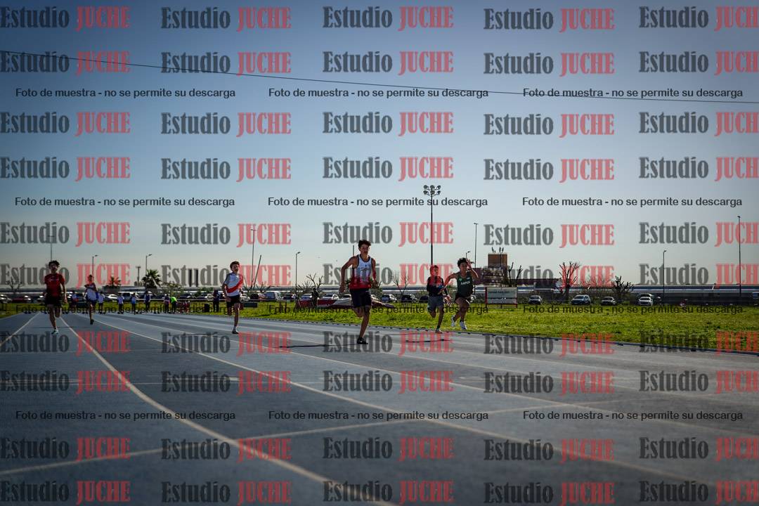 Fotos de los 80 m llanos de varones - U14