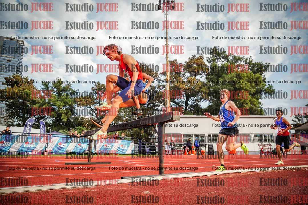 Fotos de los 3000 m con obstáculos de varones