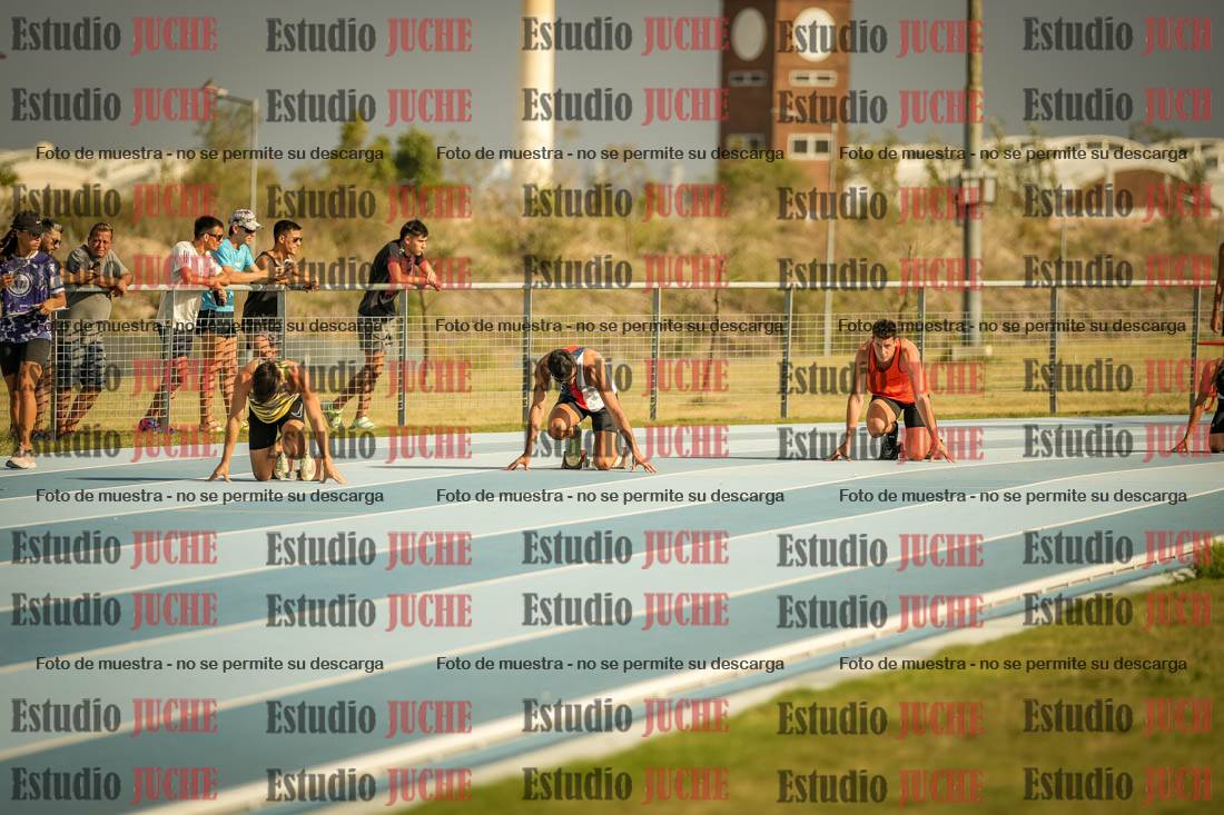 Fotos de los 300 m llanos de varones