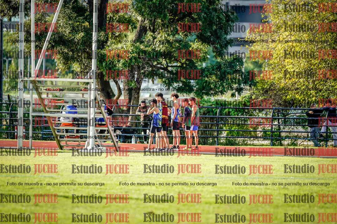 Fotos de los 600 m llanos de varones