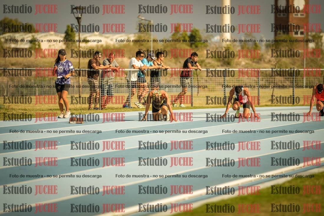 Fotos de los 300 m llanos de varones