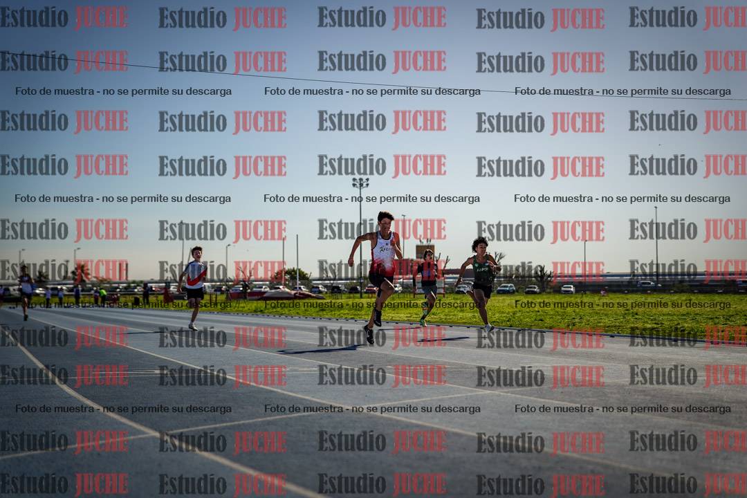 Fotos de los 80 m llanos de varones - U14
