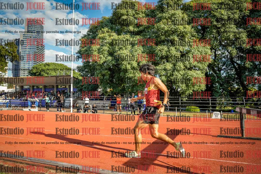 Fotos de los 2000 m con obstáculos de varones