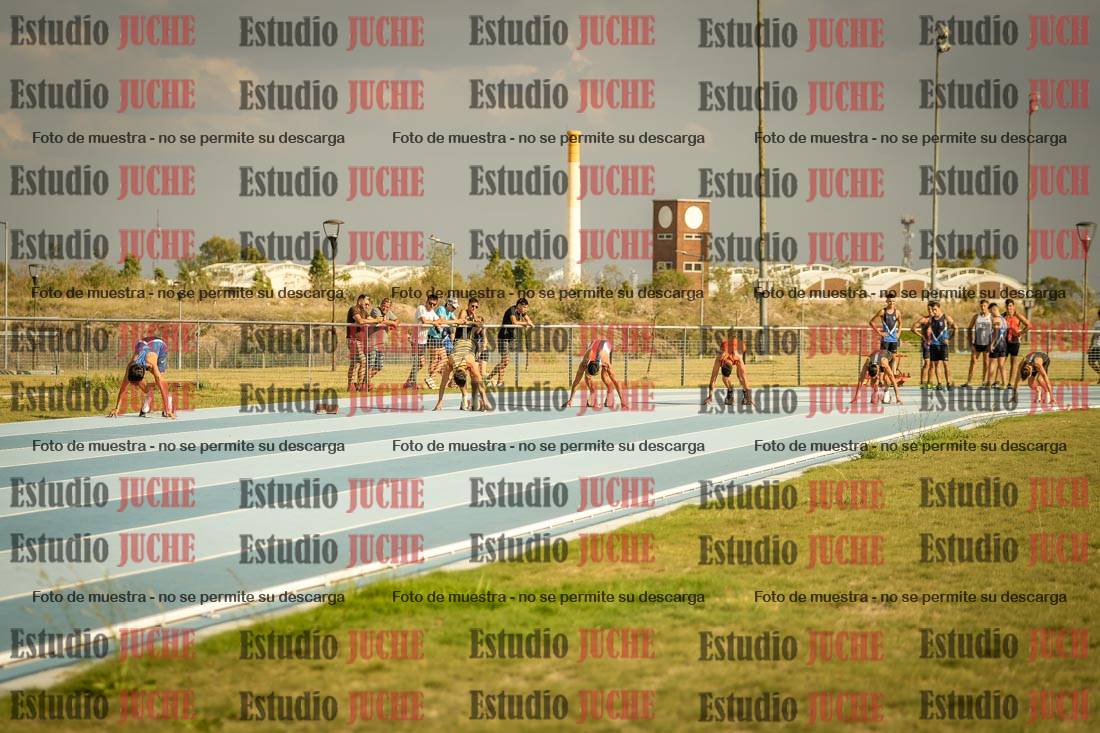 Fotos de los 300 m llanos de varones