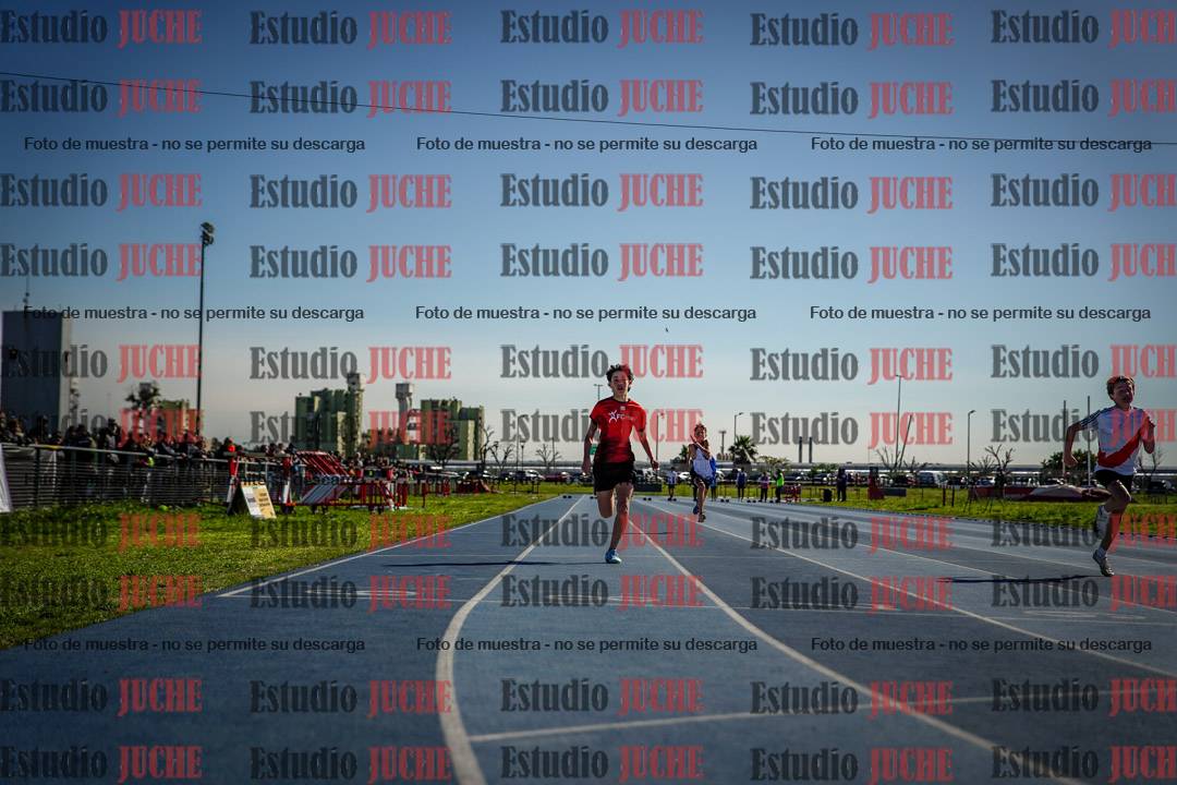 Fotos de los 80 m llanos de varones - U14
