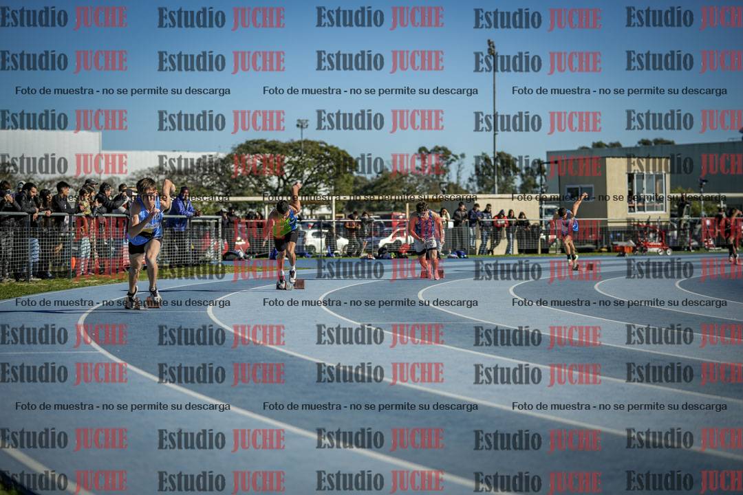 Fotos de los 400 m con vallas de varones