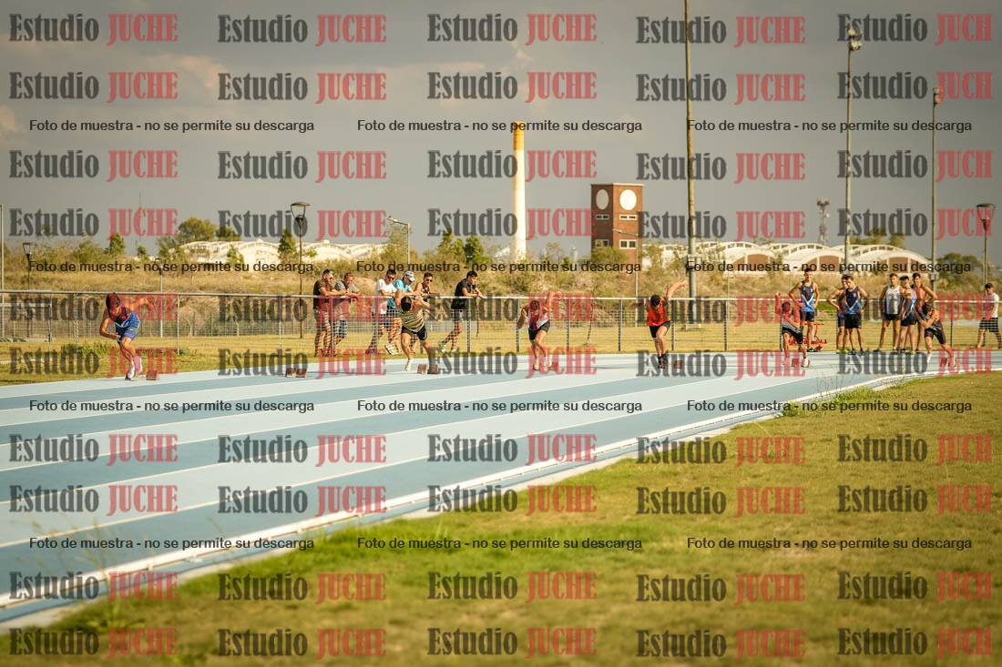 Fotos de los 300 m llanos de varones