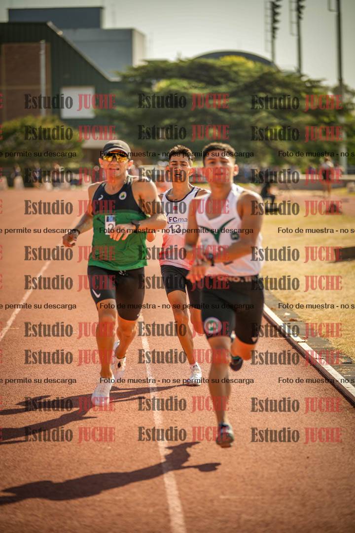 Fotos de los 3000 m llanos de varones