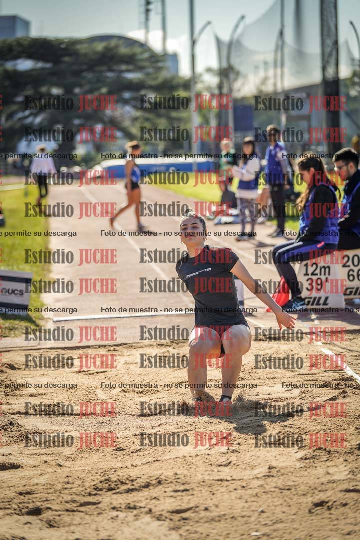 Fotos del salto en largo de mujeres