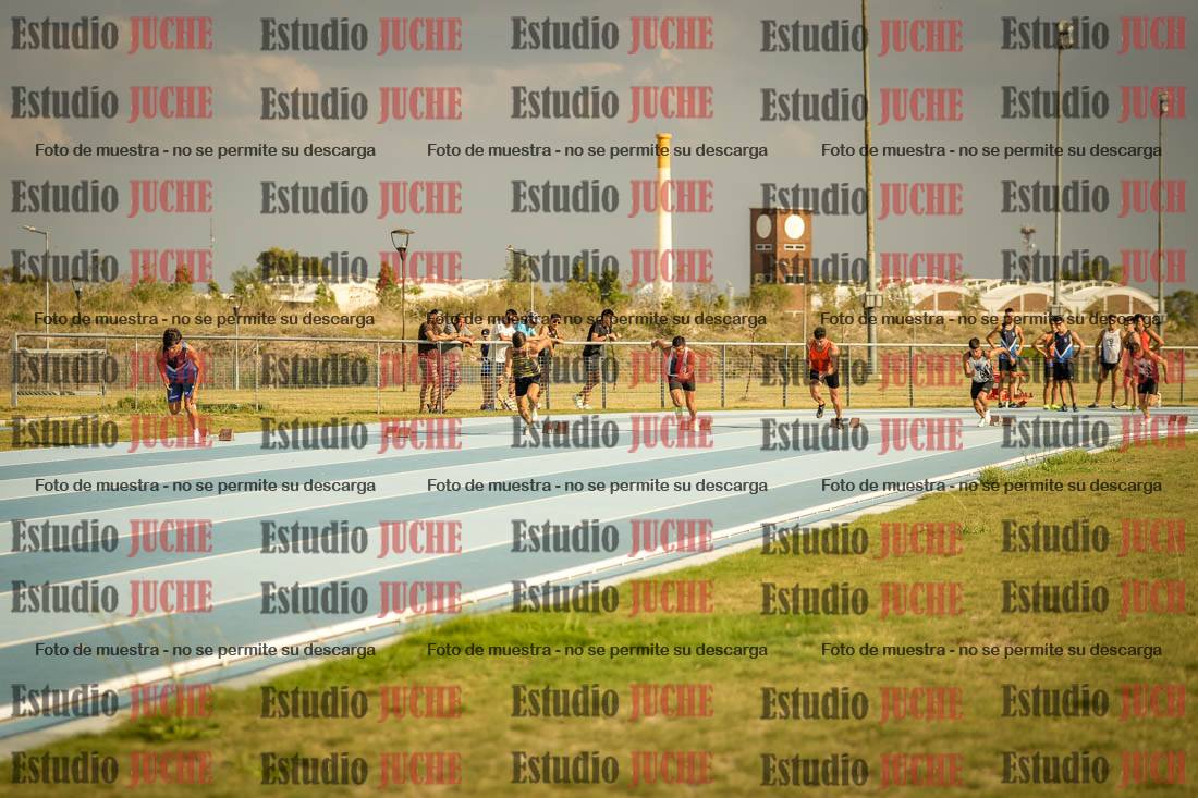 Fotos de los 300 m llanos de varones