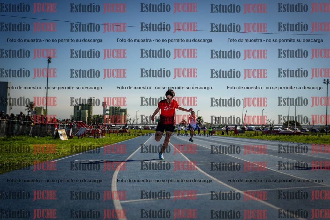 Fotos de los 80 m llanos de varones - U14