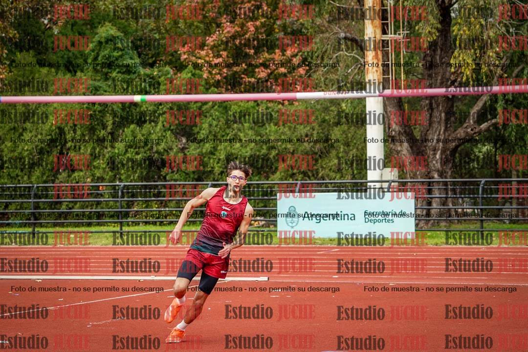 Fotos del salto en alto de varones