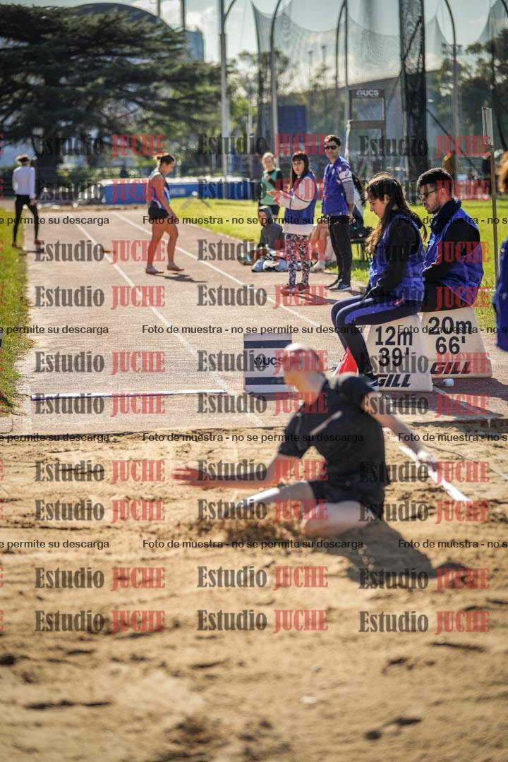Fotos del salto en largo de mujeres