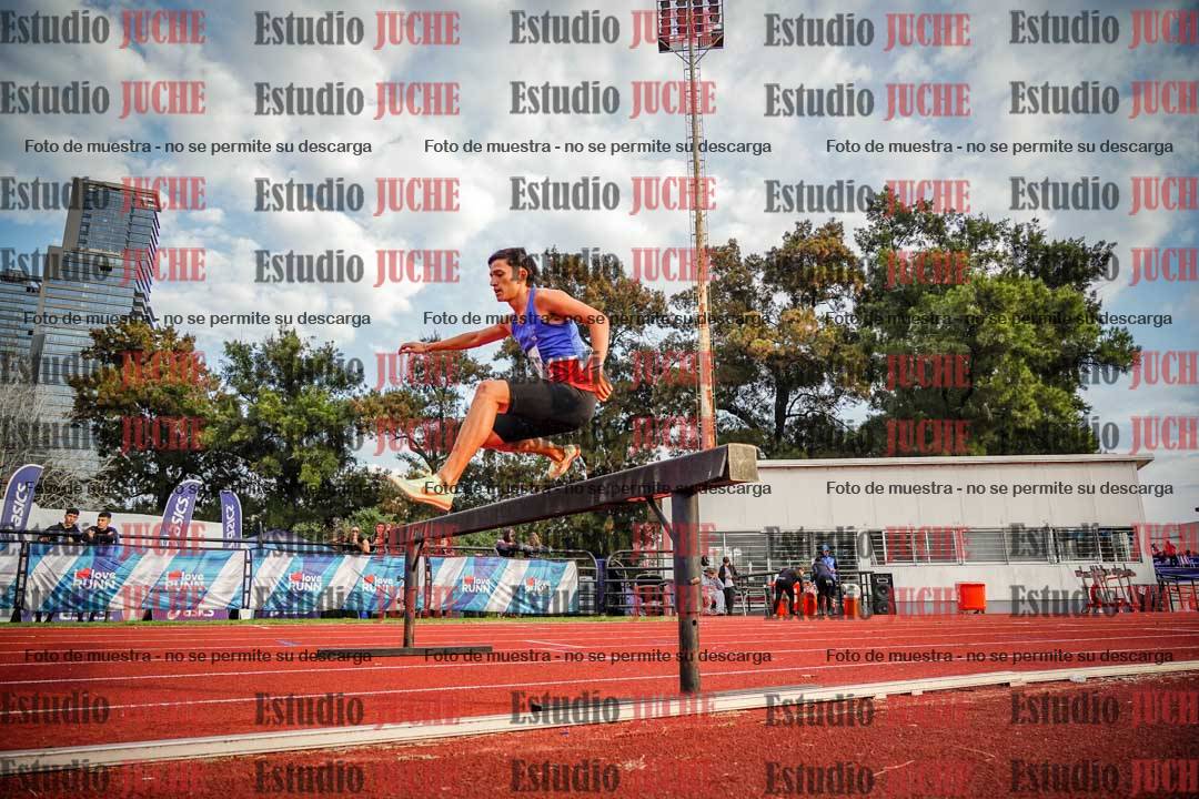 Fotos de los 3000 m con obstáculos de varones