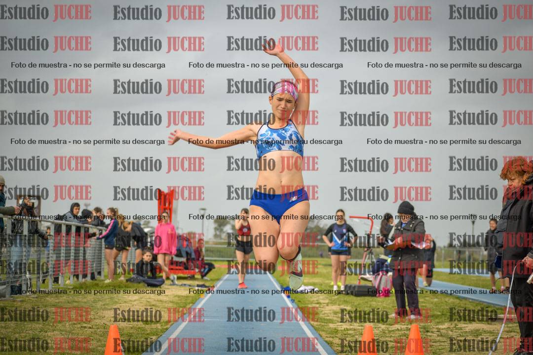 Fotos del salto en largo de mujeres - U18
