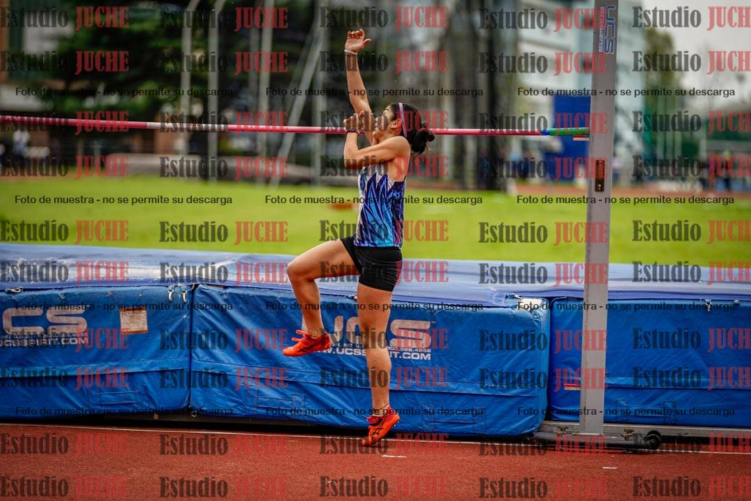 Fotos del salto en alto de mujeres