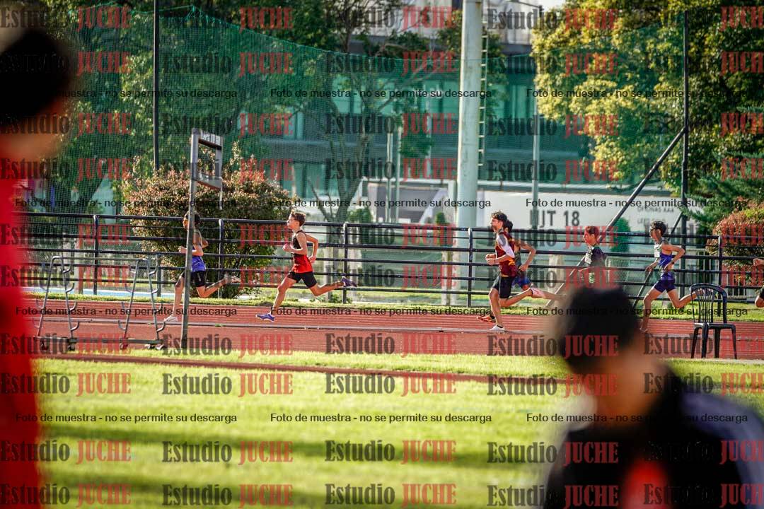 Fotos de los 600 m llanos de varones