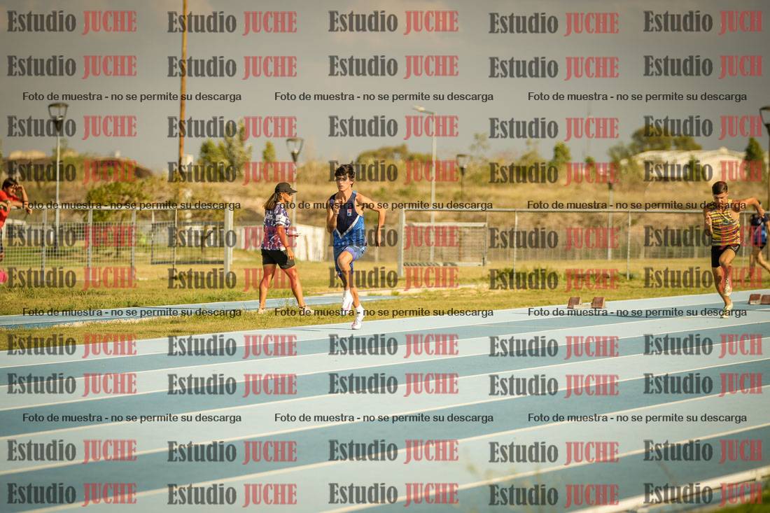 Fotos de los 300 m llanos de varones
