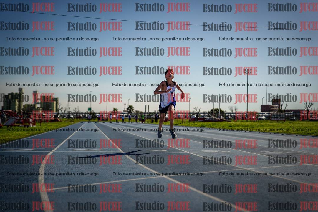 Fotos de los 80 m llanos de varones - U14