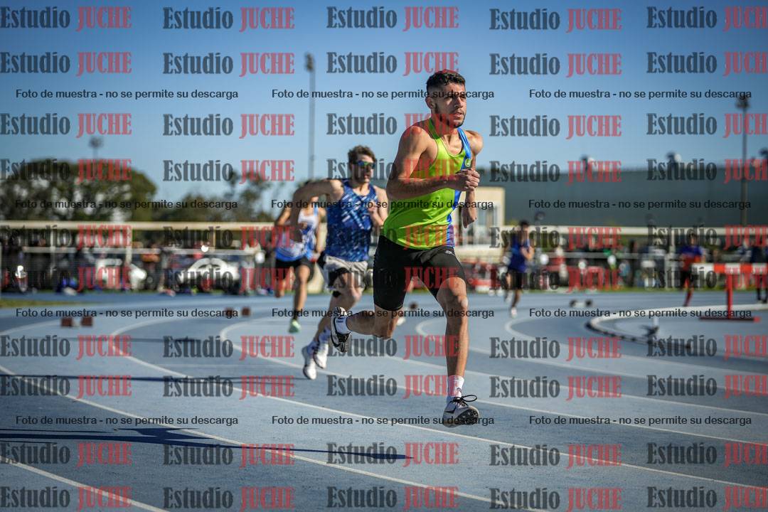 Fotos de los 400 m con vallas de varones