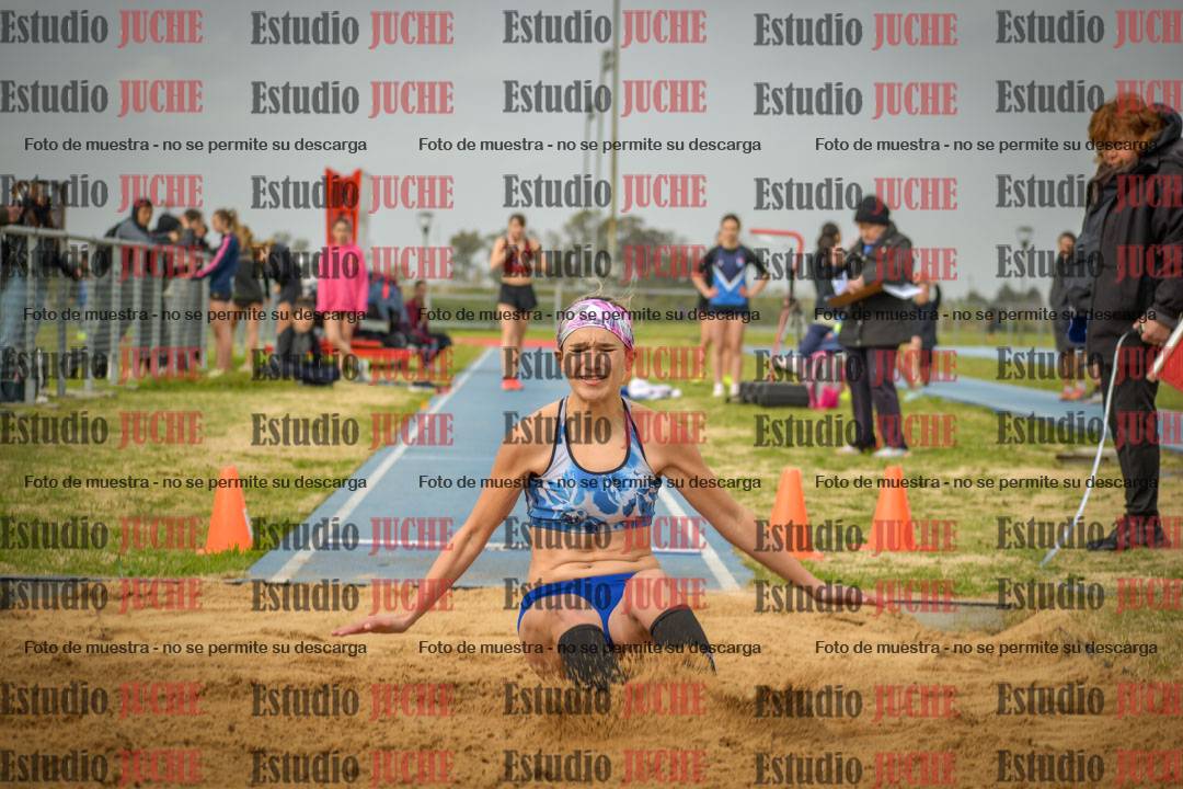 Fotos del salto en largo de mujeres - U18