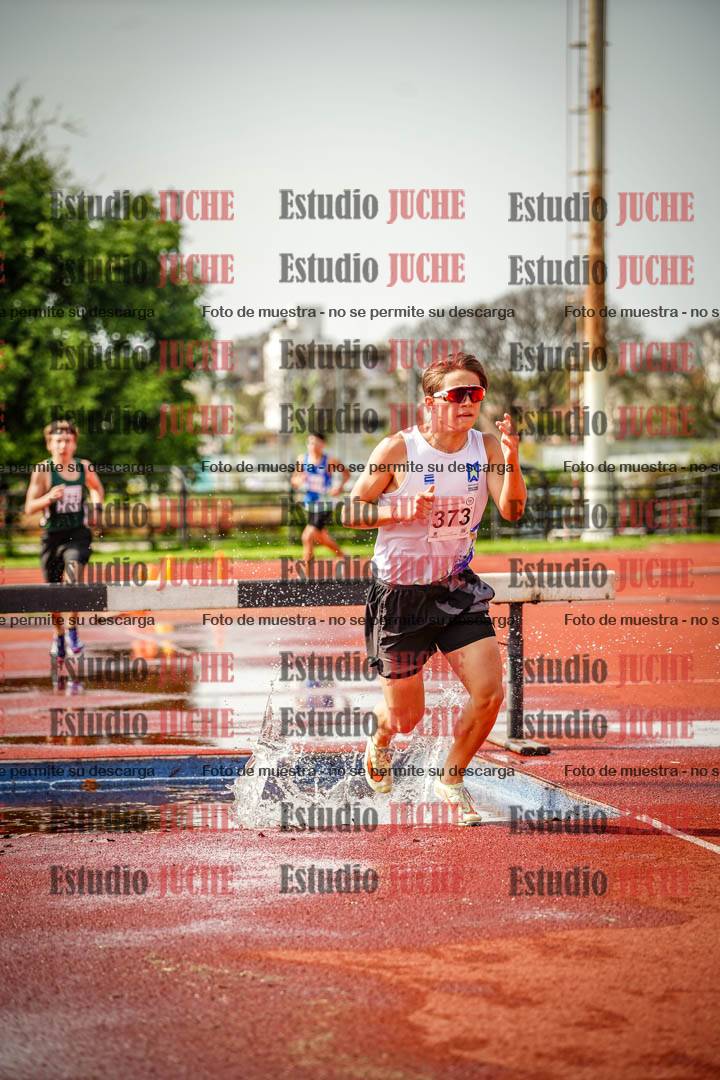 Fotos de los 1500 m con obstáculos de varones