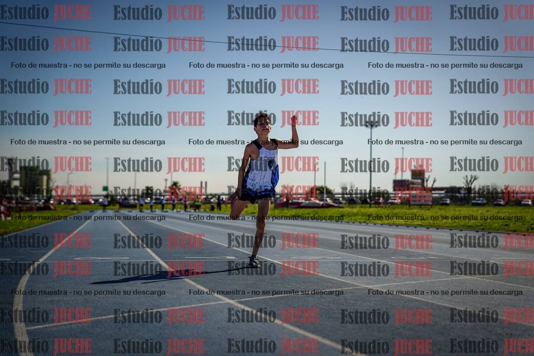 Fotos de los 80 m llanos de varones - U14