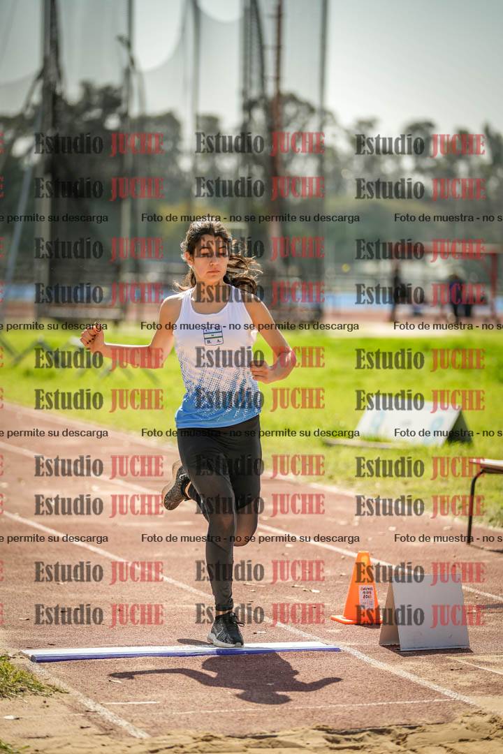 Fotos del salto en largo de mujeres - ambas categorías
