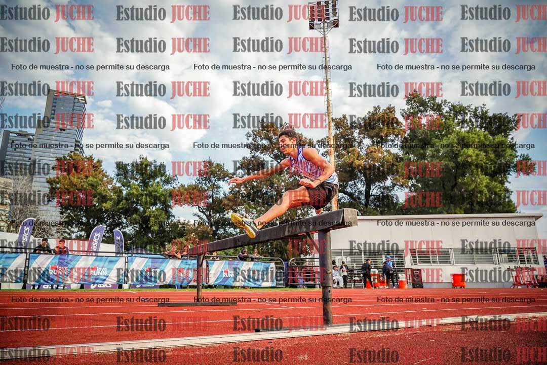 Fotos de los 3000 m con obstáculos de varones