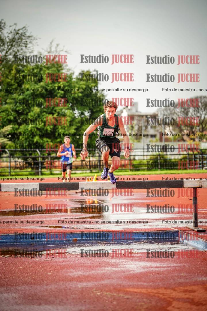 Fotos de los 1500 m con obstáculos de varones