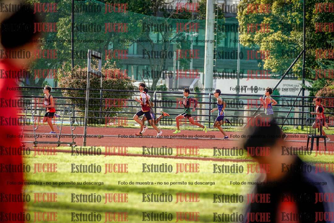 Fotos de los 600 m llanos de varones