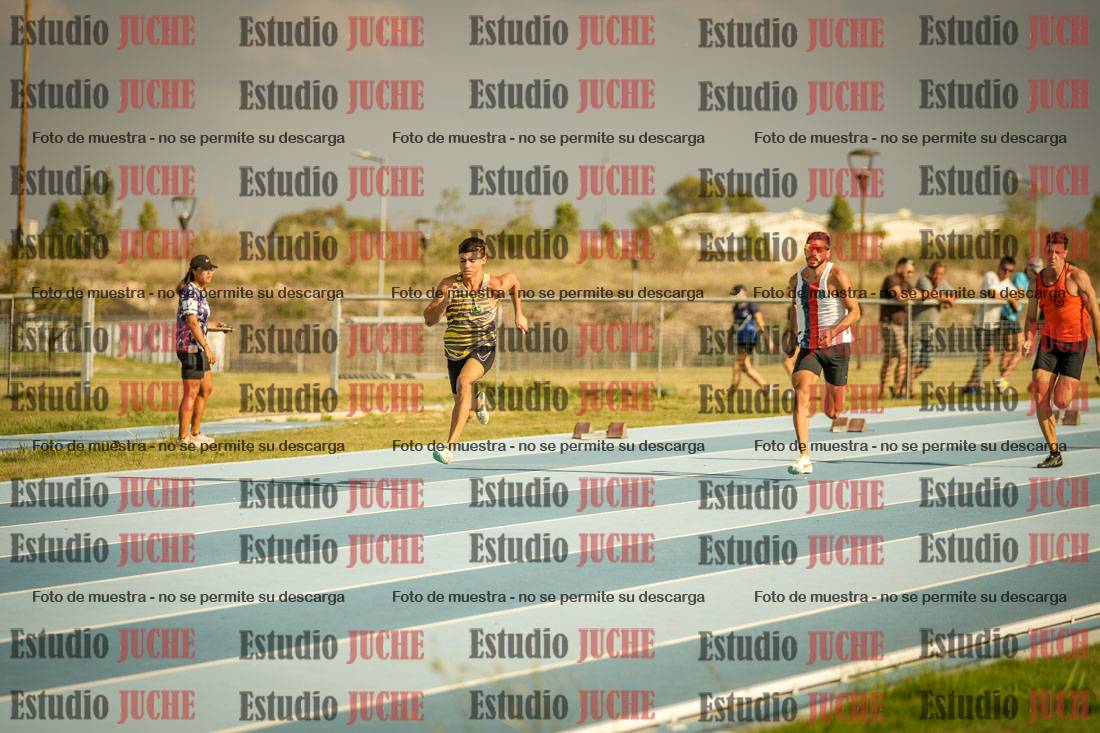 Fotos de los 300 m llanos de varones