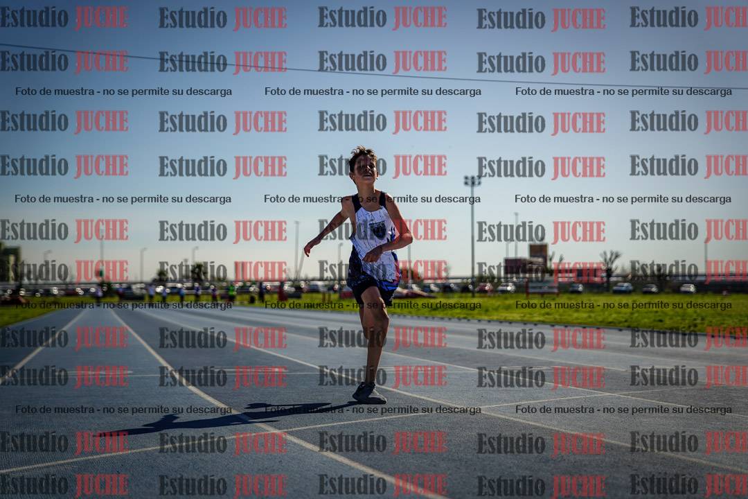 Fotos de los 80 m llanos de varones - U14