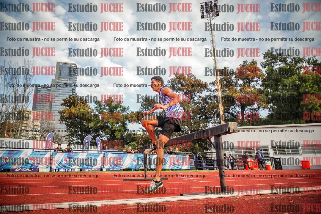 Fotos de los 3000 m con obstáculos de varones