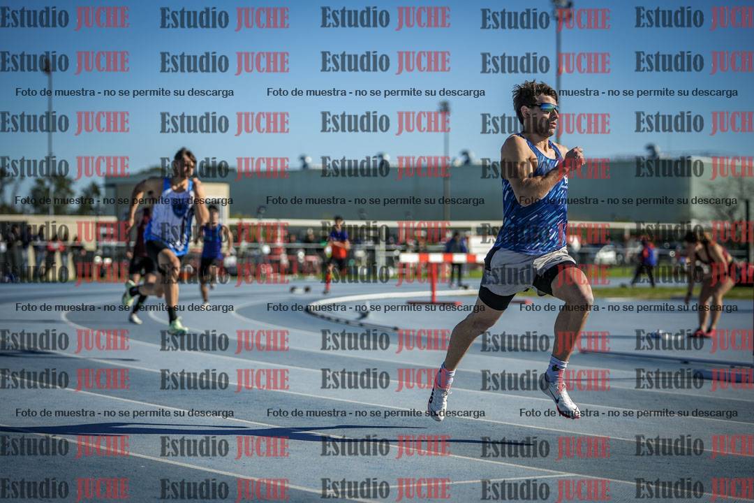 Fotos de los 400 m con vallas de varones