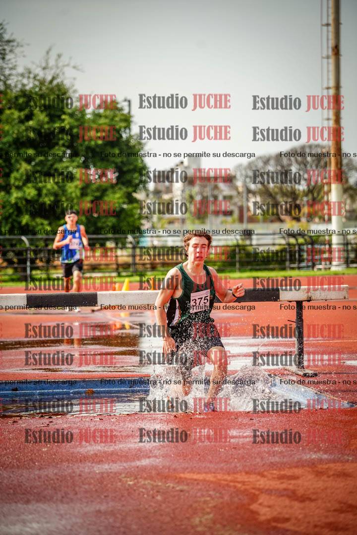 Fotos de los 1500 m con obstáculos de varones