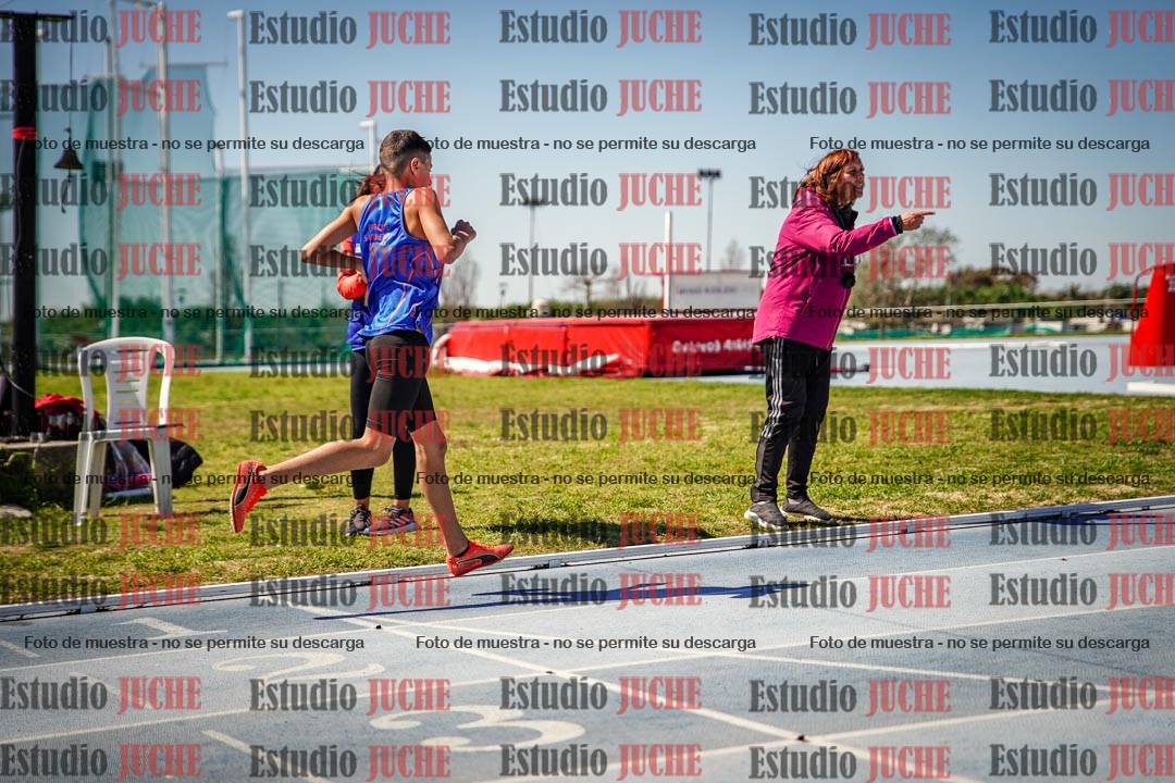 Fotos de los 600 m llanos de varones